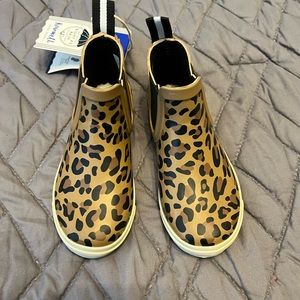 Little girls cheetah rain boots
